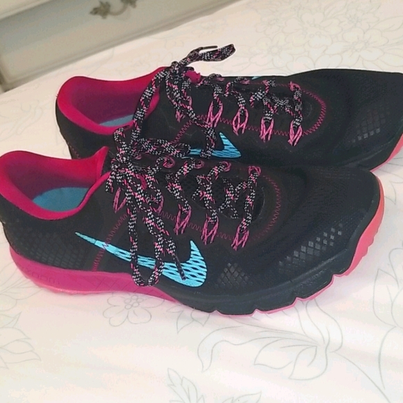 Nike Shoes - Nike sneakers